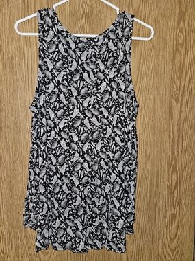 Old Navy Luxe Black and White Tropical Print Tank Top